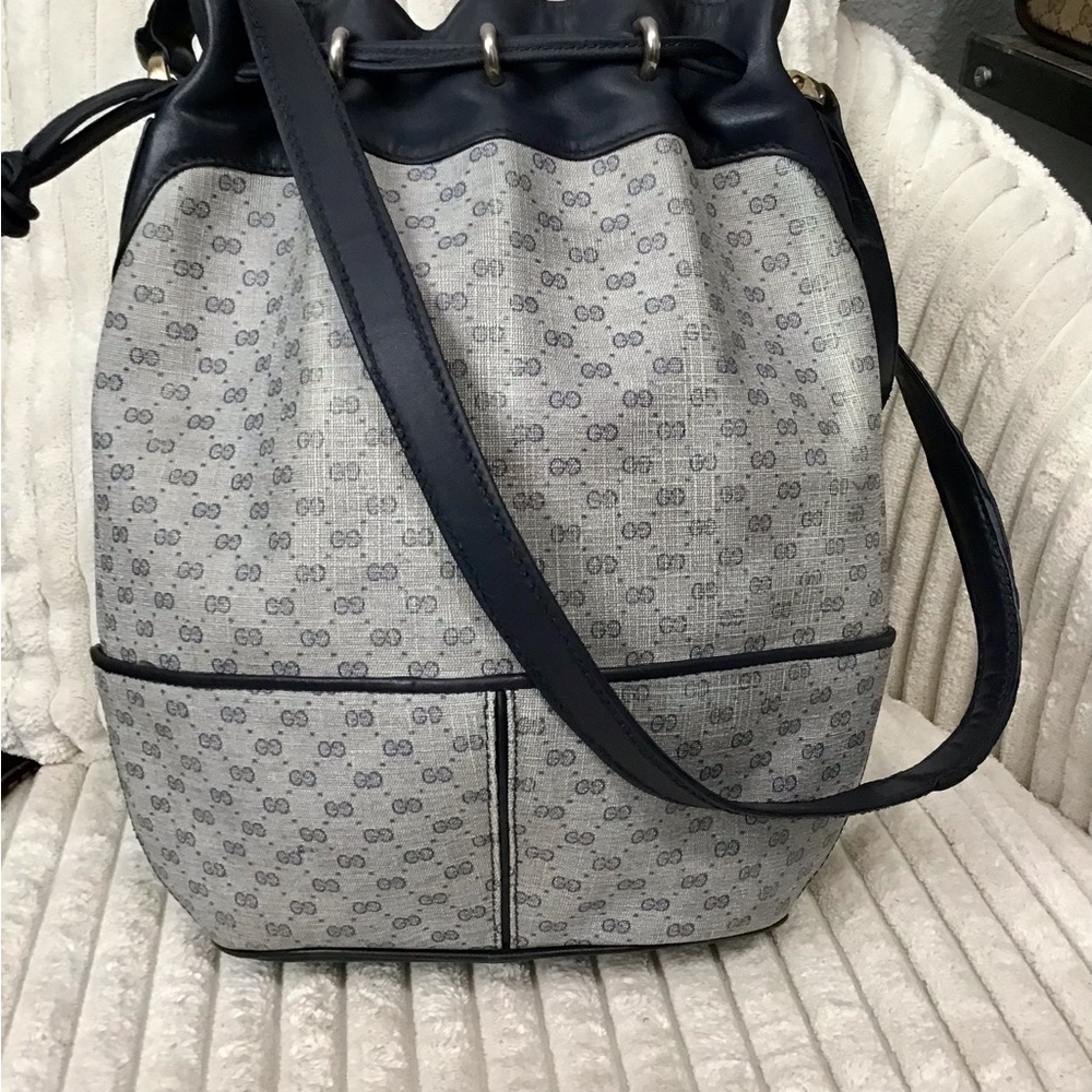 Gucci Bags - Picture 2 of 13